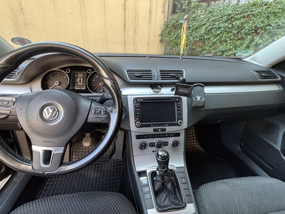 Vând Volkswagen Passat b7
