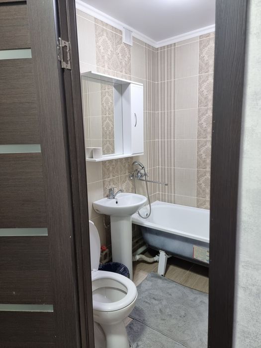 Поклейка обоев левкас галтели плинтуса покраска