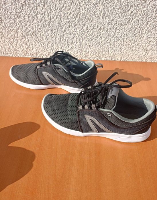 Vând pantofi sport dama produs de calitate superioara mărimea 38