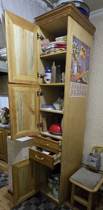 Кухонный шкаф пинал