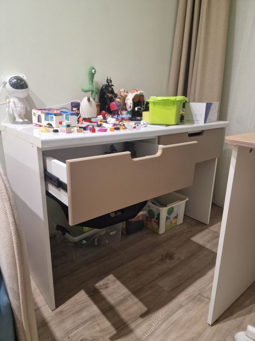 Стол с ящиками выдвижными