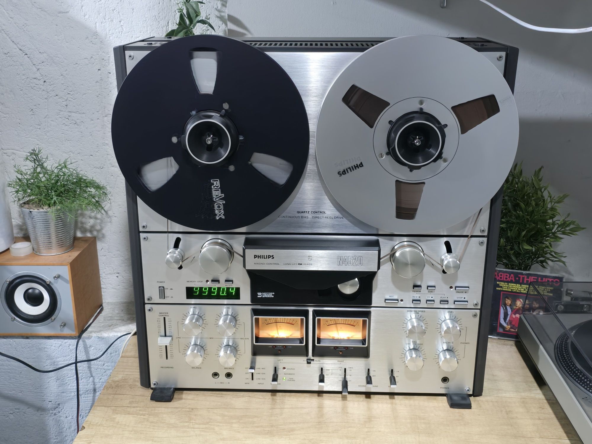 Magnetofon PHILIPS N4520, 3 head, 3 motor, naburi, role metal 26 cm,