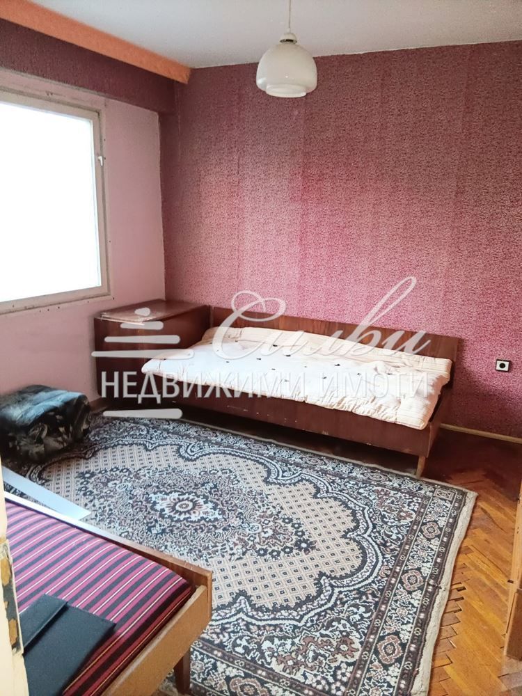 Продава се Двустаен апартамент в Шумен, Добруджански - 61 кв.м за 1271 €/кв.м - Снимка #3