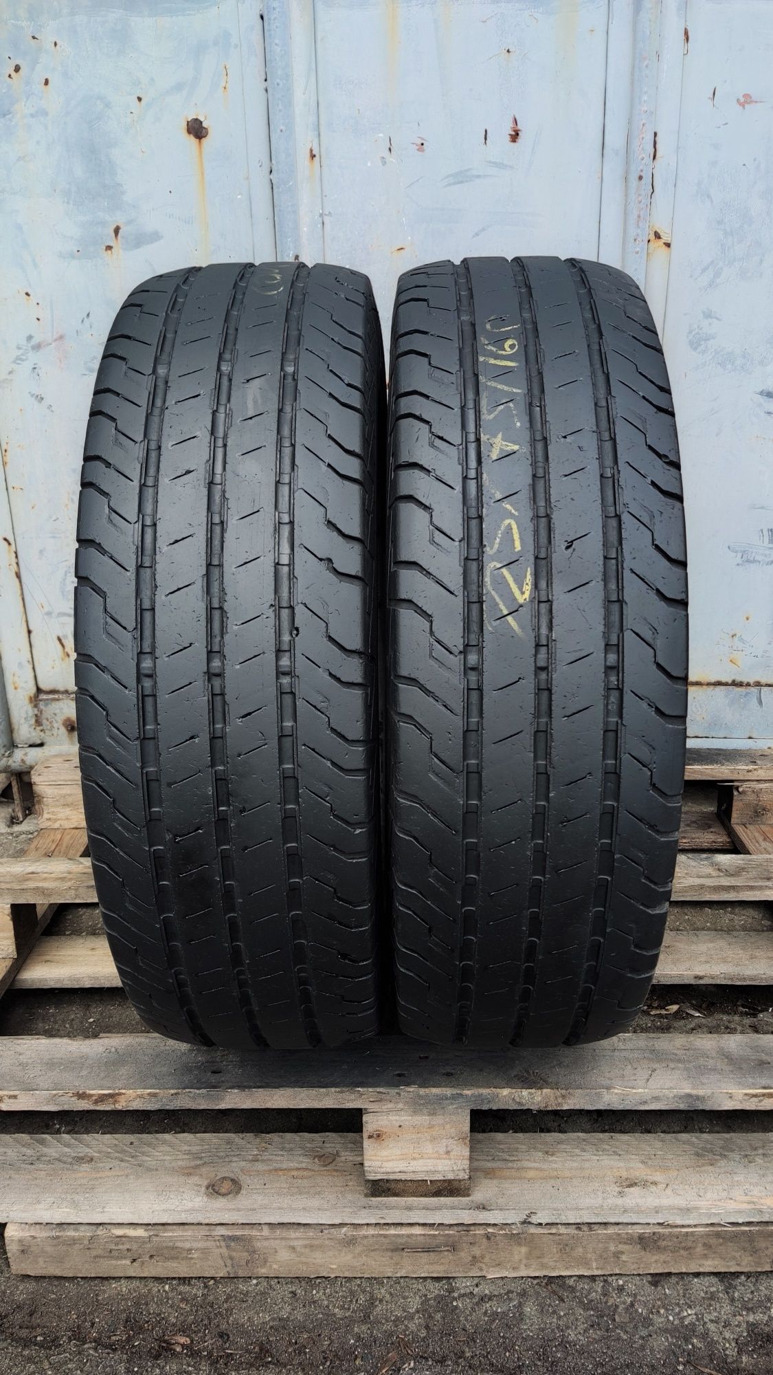 2бр. летни бусови гуми 225/75/16C, Continental Van Contact 100
dot21