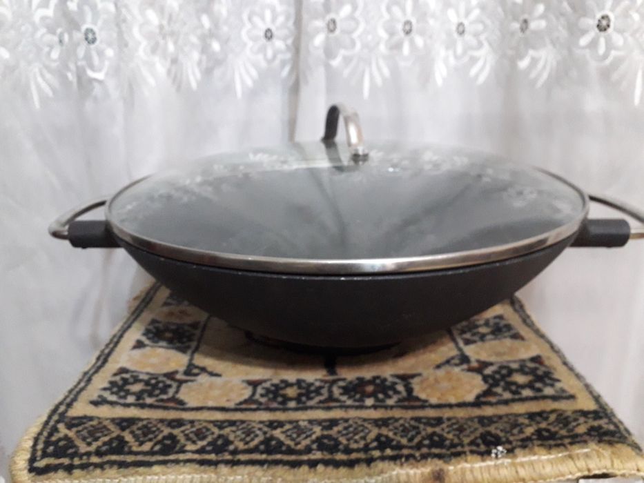 Казан чугунный, крышка стеклянная