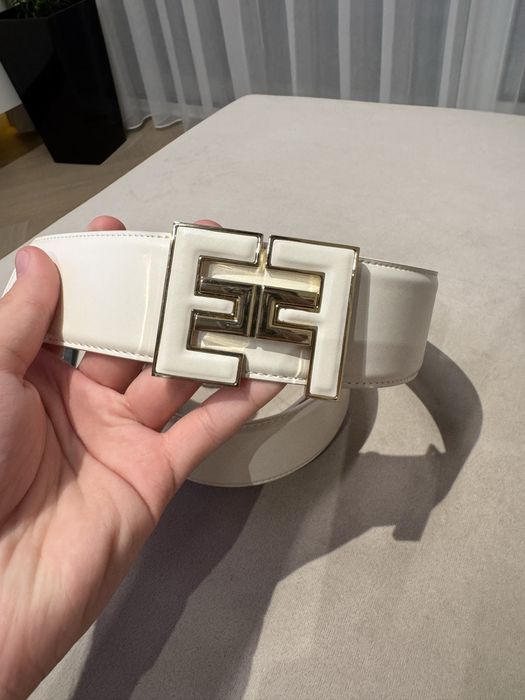 Чисто нов кожен колан на марката Elisabetta Franchi.