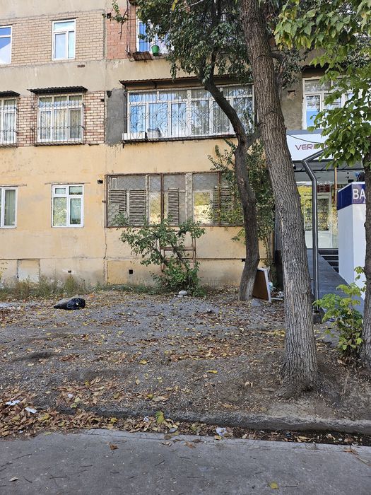 Под нежилое 2х ком.квартира