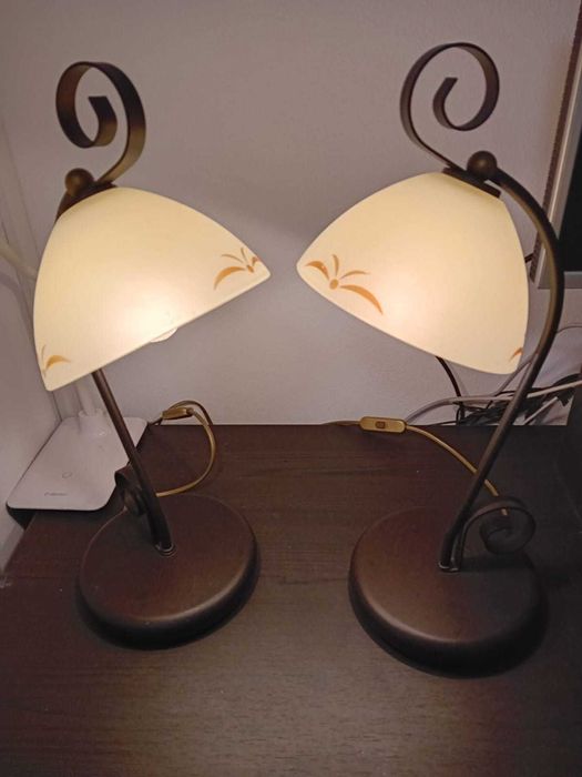 Set 2 veioze deosebite. Pret 300 lei fix