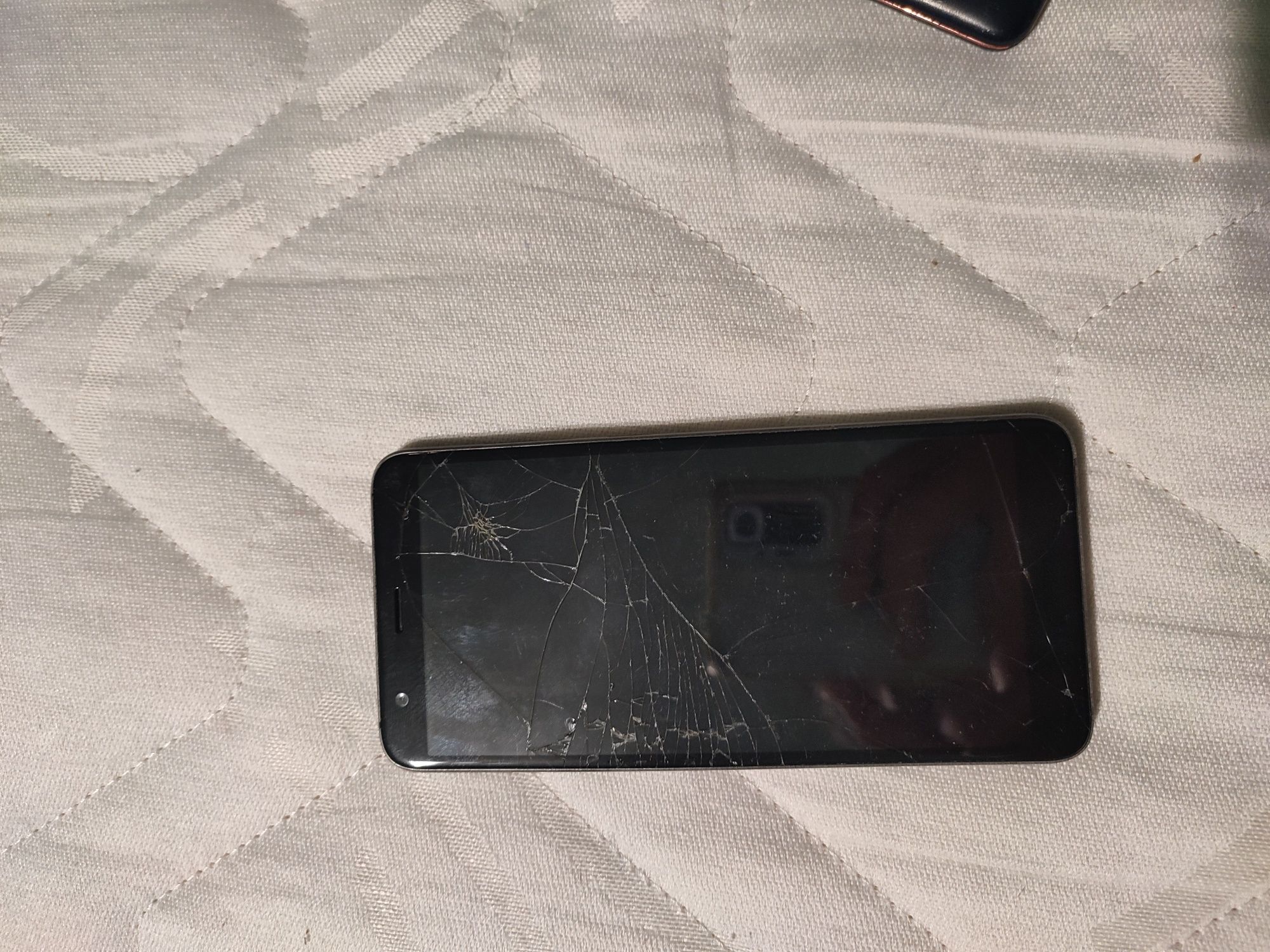 ТЕЛЕФОНИ ЗА ЧАСТИ (samsung,ukefon, Alcatel,Nokia)