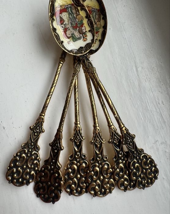 Ложкияайныесрисунком