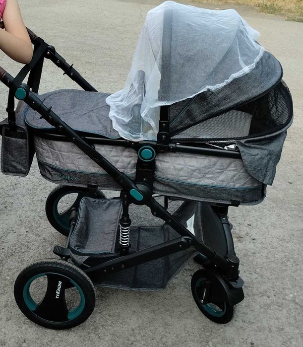 Продам детскую коляску с автокреслом