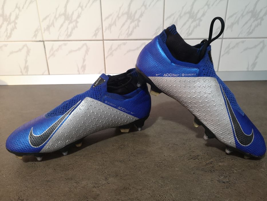 Vând ghete de fotbal profesionale Nike Phantom Elite ACC DF SG-PRO