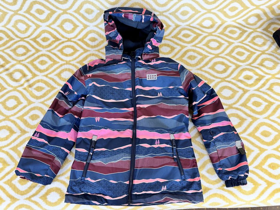 Vand costum schi Lego pentru fete ( marimea 128)