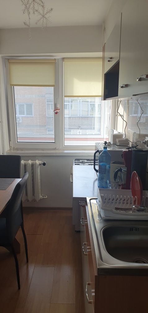 Închiriez garsoniera