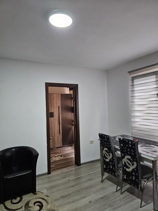 Apartament cu 3 camere de vânzare