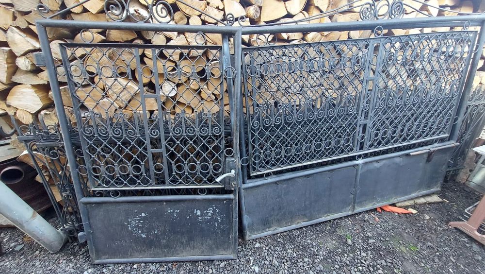 Vând gard și poarta