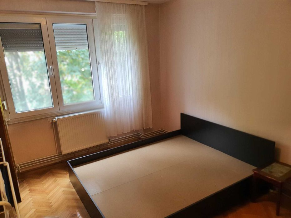 Vind apartament cu 3 camere