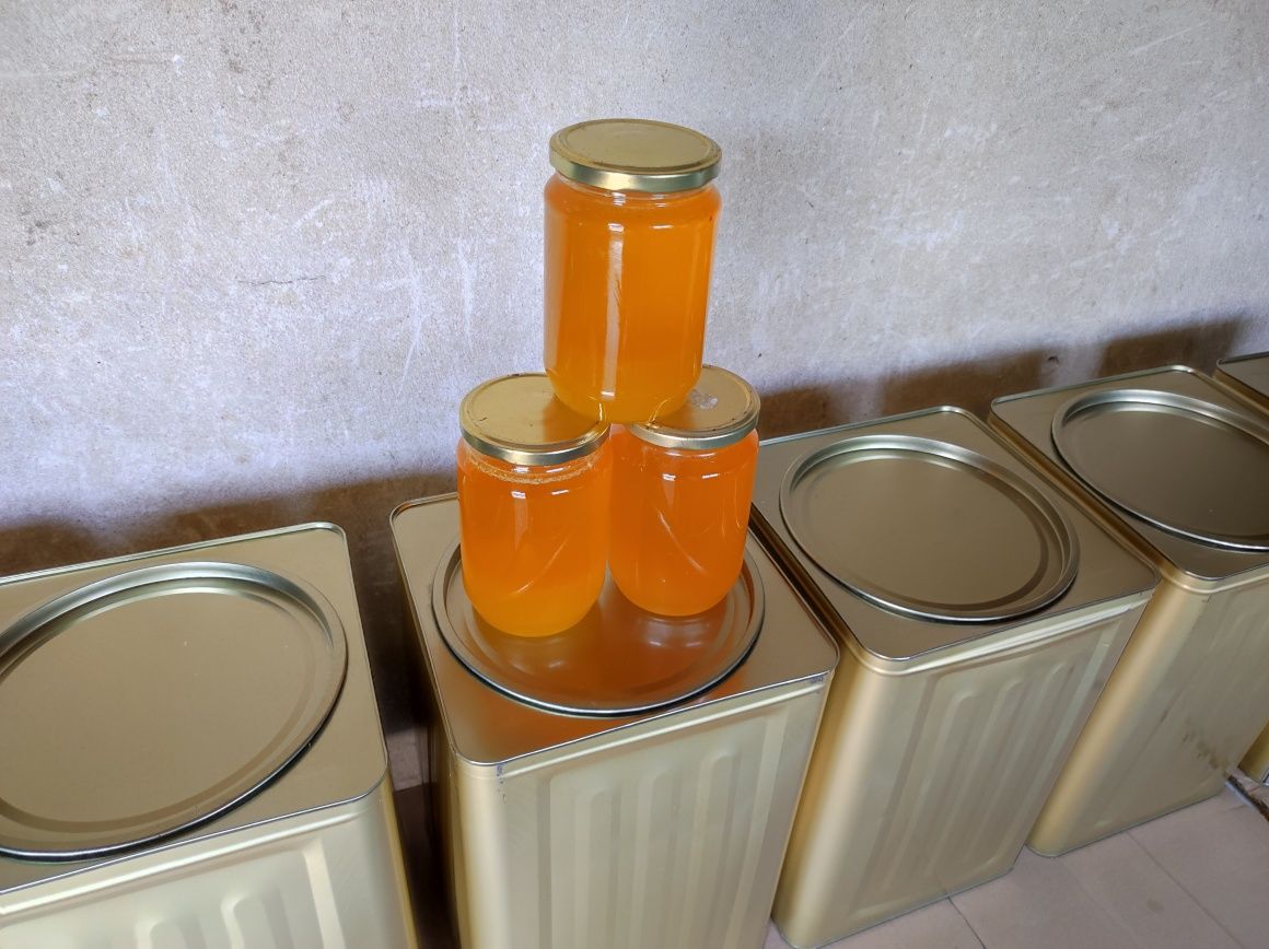 Продавам пчелен мед