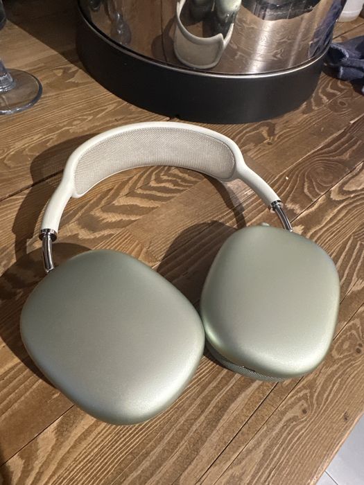 Продам AirPods Max 1