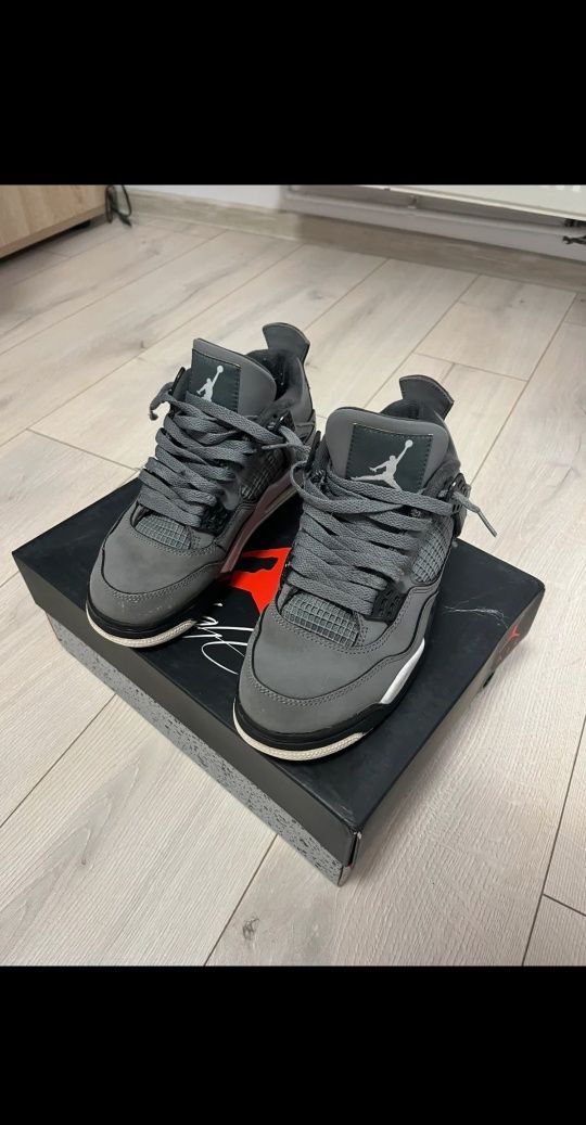 Jordan 4  cool Grey
