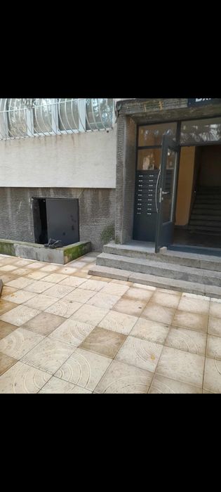 Дава под наем за склад помещение