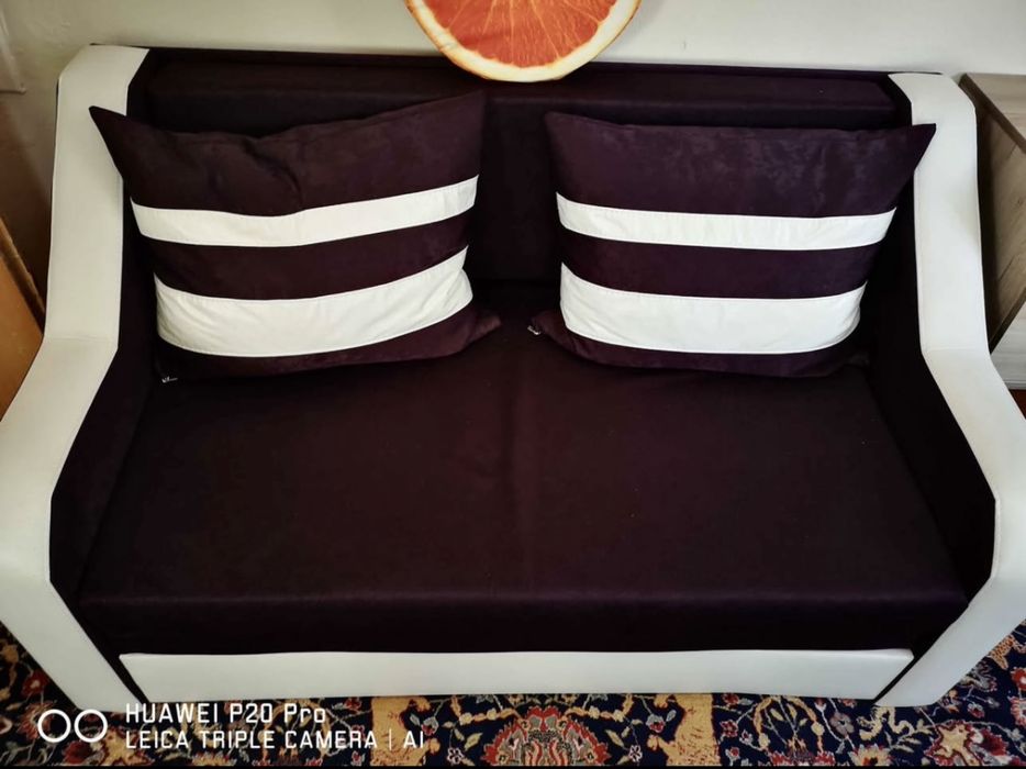 Чисто нов диван