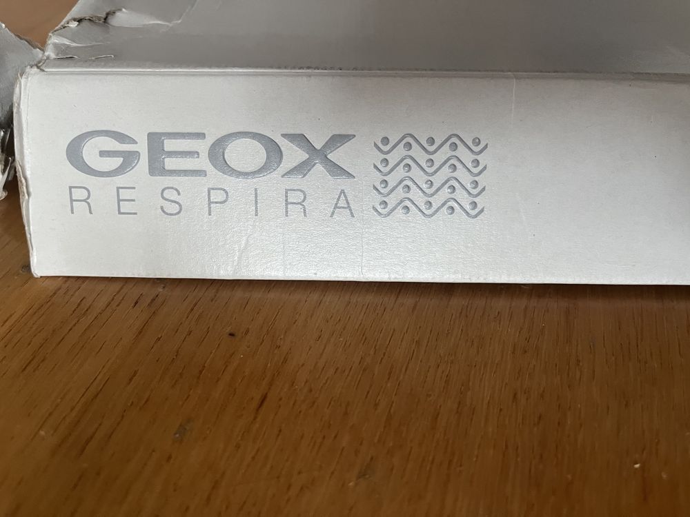 Продам новые кожаные сапоги Geox Германия