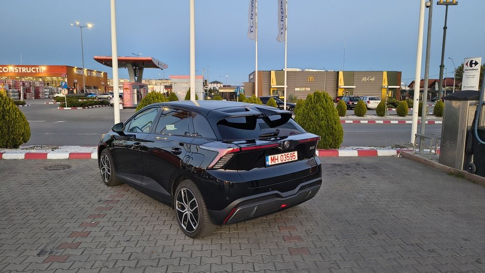 MG MG 4 Luxury, 64kw