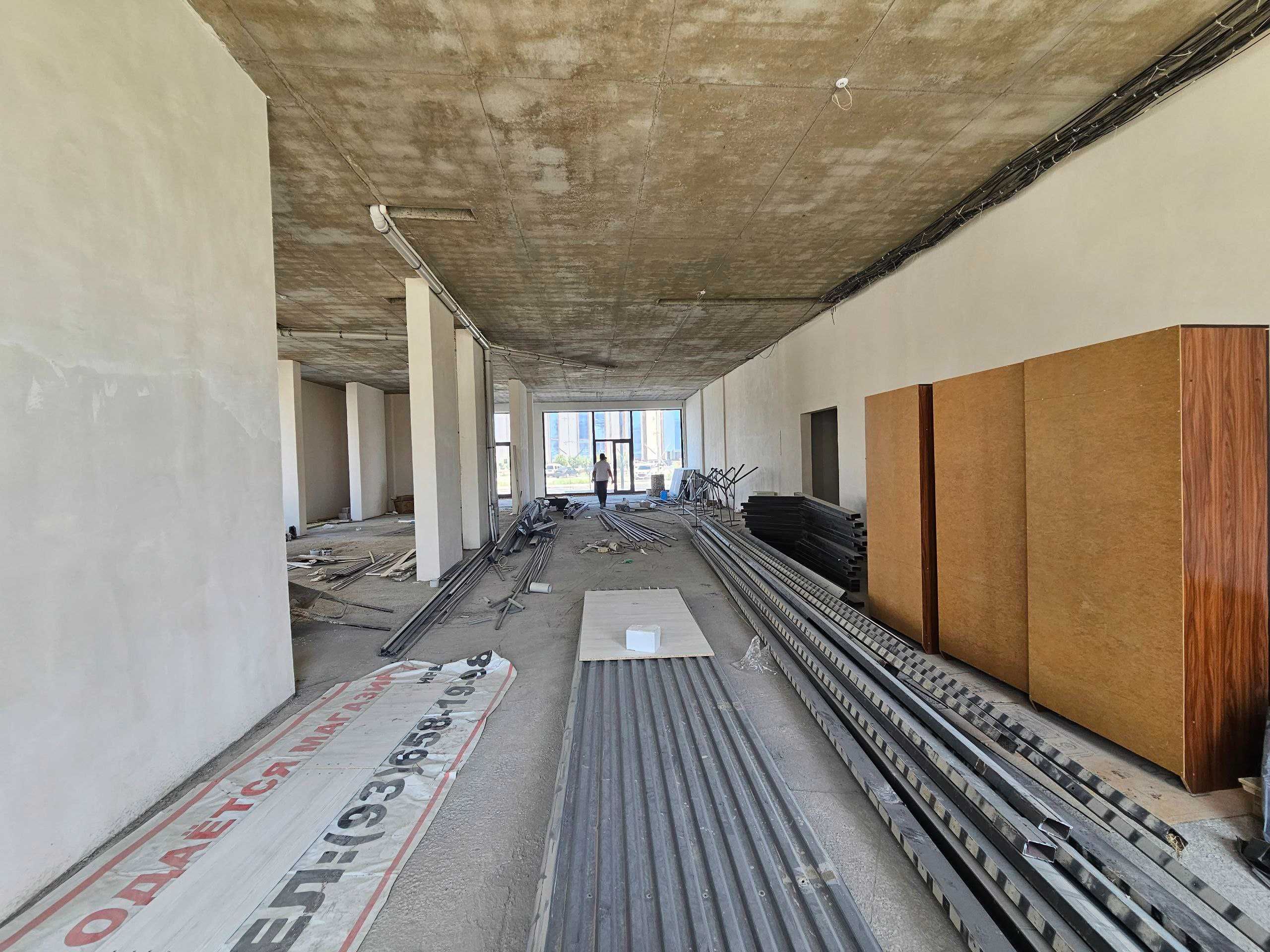 300m² magazin sotiladi.