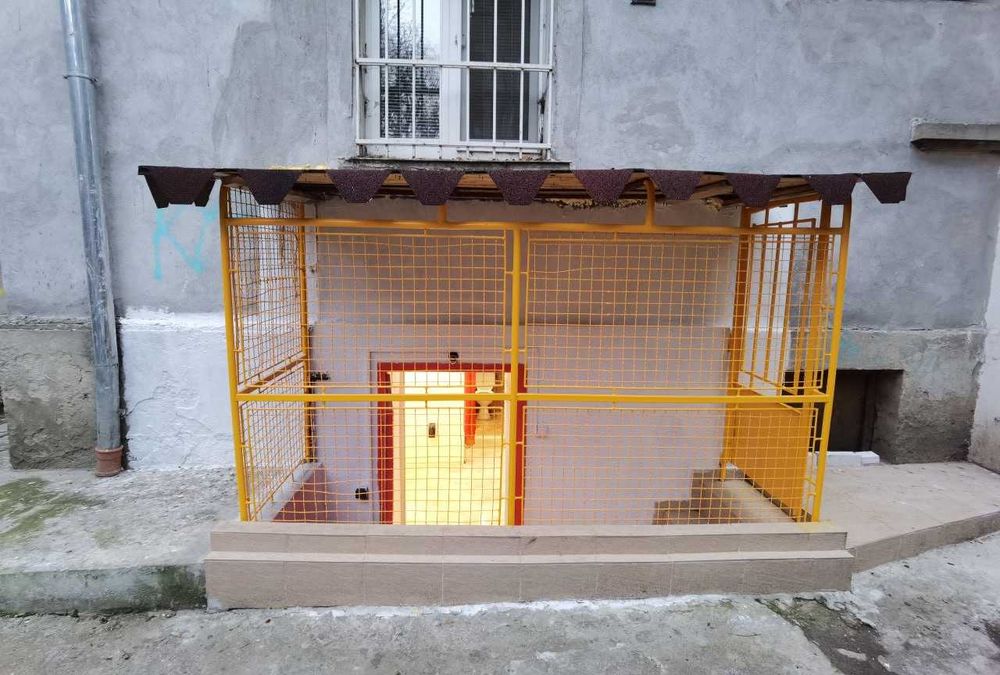 Дава се под наем Едностаен апартамент в София, Център - 10 кв.м за 204 € - Снимка #13