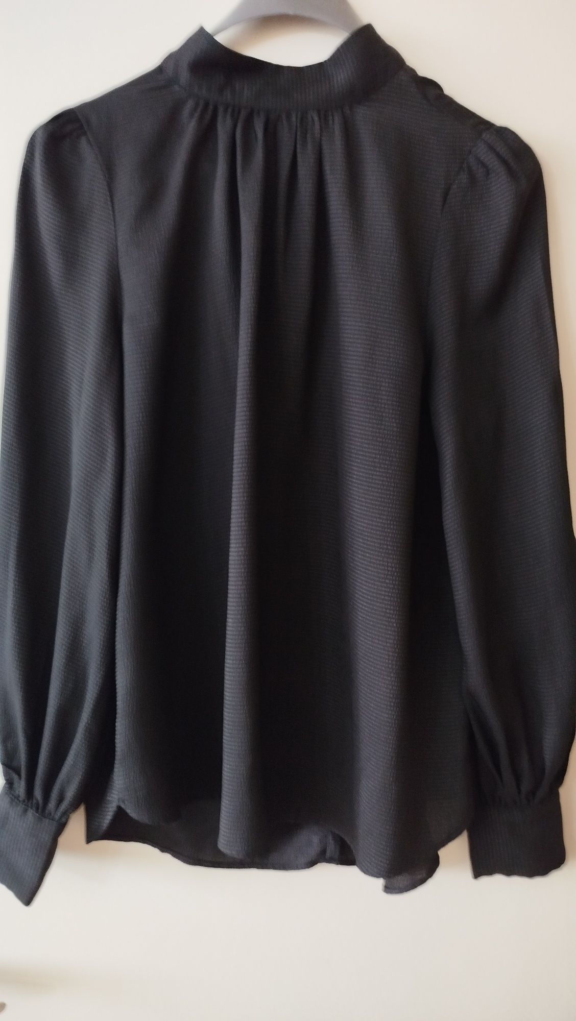 Две стилни ризки H&M