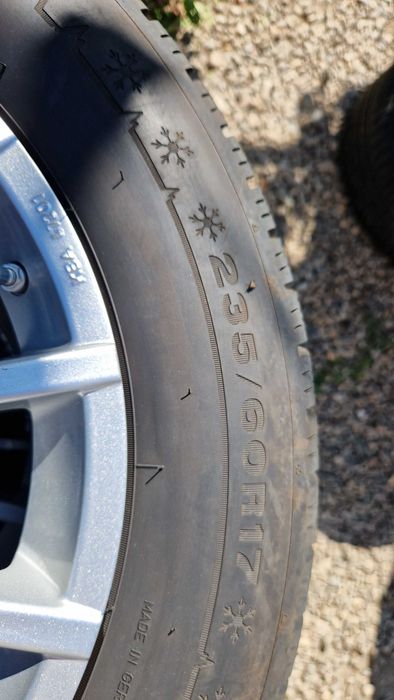 FORD  джанти със зимни гуми  235/60/17  7,5J×17  ET47  5х108