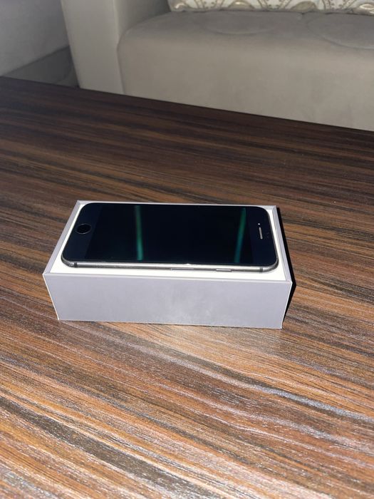 Iphone 8 64GB 100% батерия