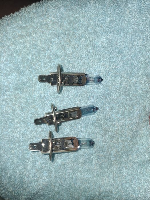 Becuri led si halogen auto sau moto