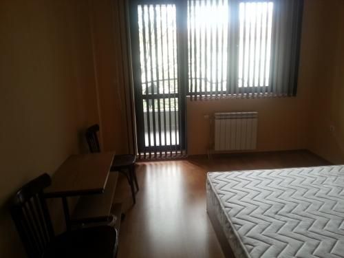 Дава се под наем Тристаен апартамент в София, Стрелбище - 117 кв.м за 750 € - Снимка #7