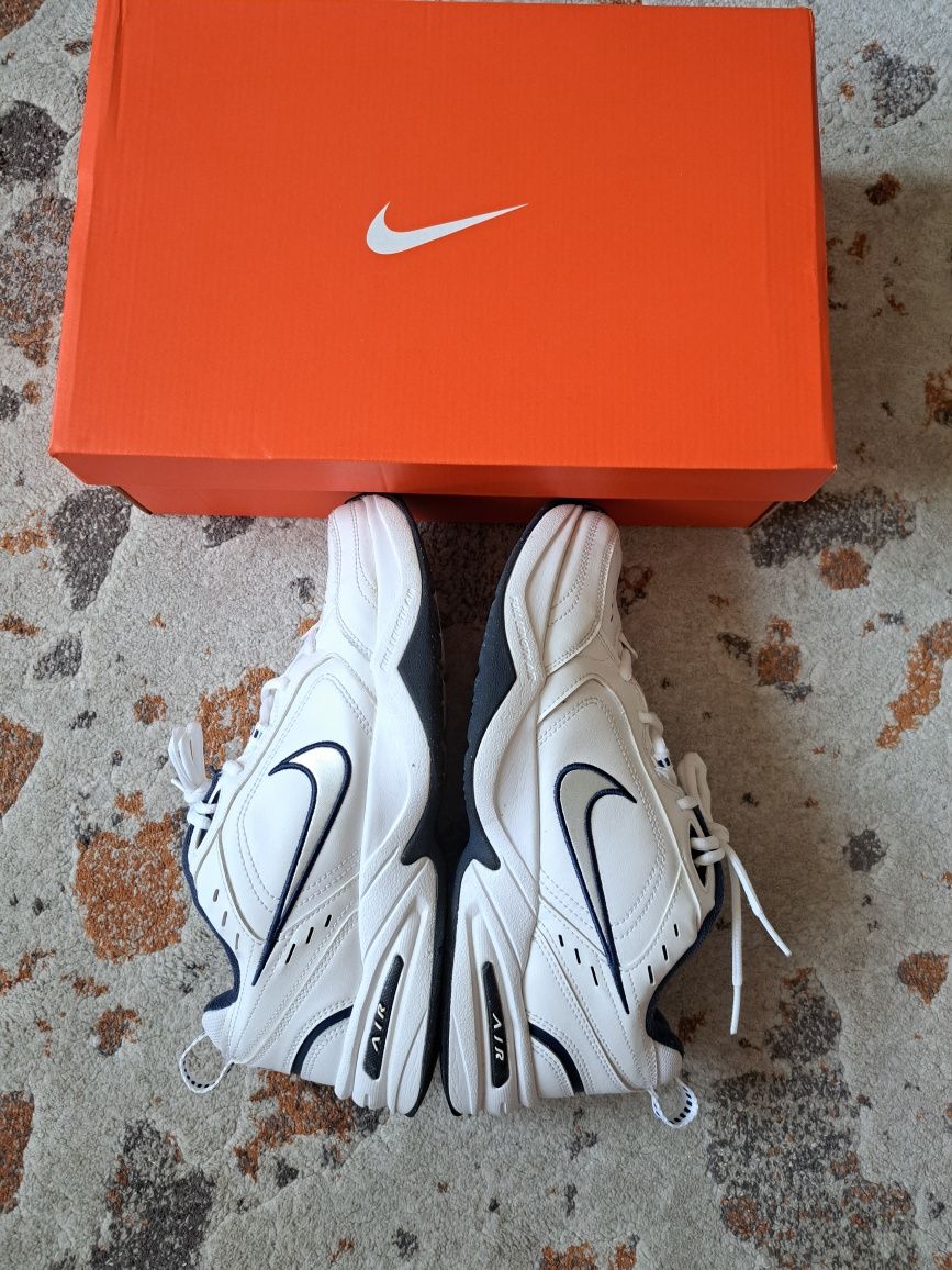 Nike Air Monarch спортни обувки, 43 номер