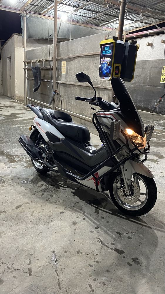 Skuter NMax 150cc