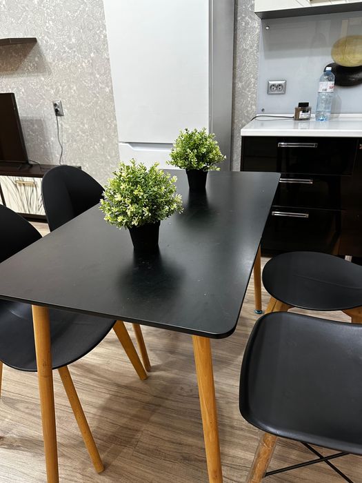 Стол со стульями, тв тумба, шкаф для обуви