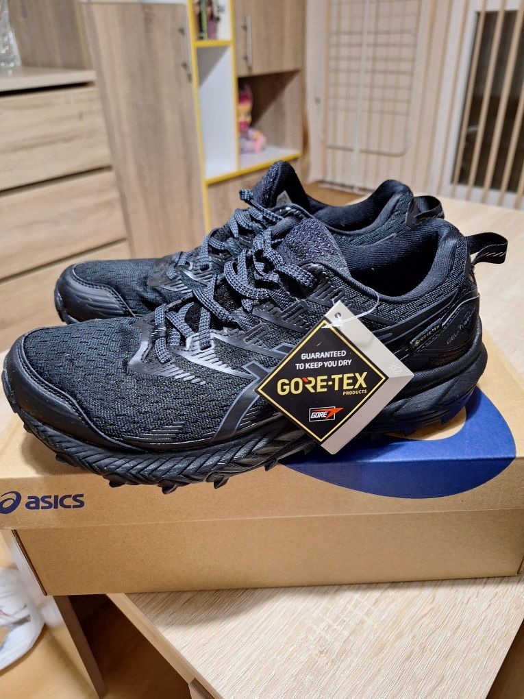 Дамски маратонки ASICS