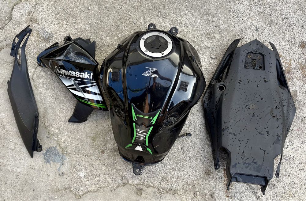 Kawasaki Z800 части