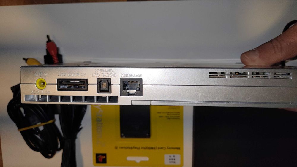 Плейстейшън 2 Слим PS2 пълен комплект с 2бр. джойстик