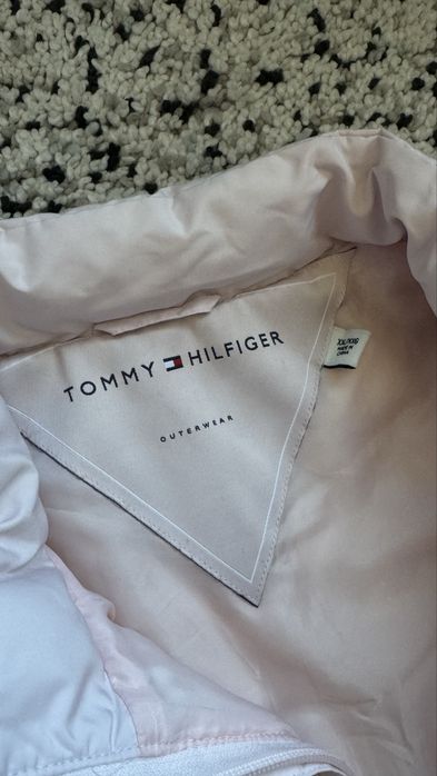 Нов дамски пухен елек Tommy Hilfiger размер 2XL