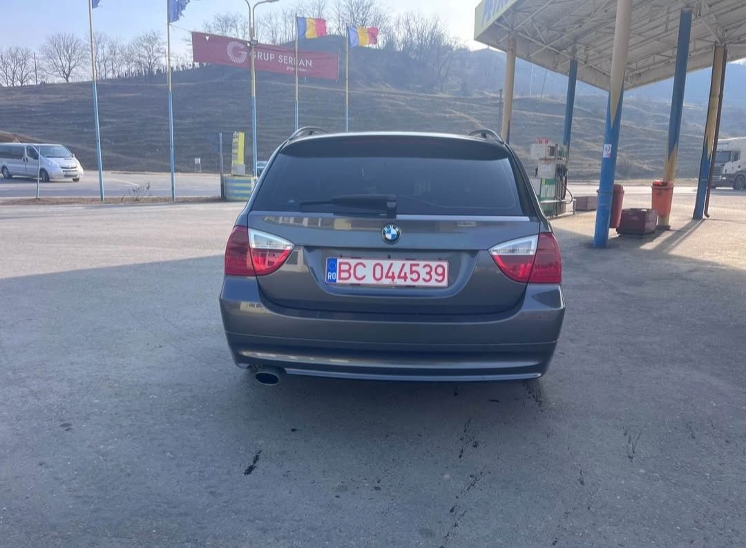 Dezmembrez BMW 318 i