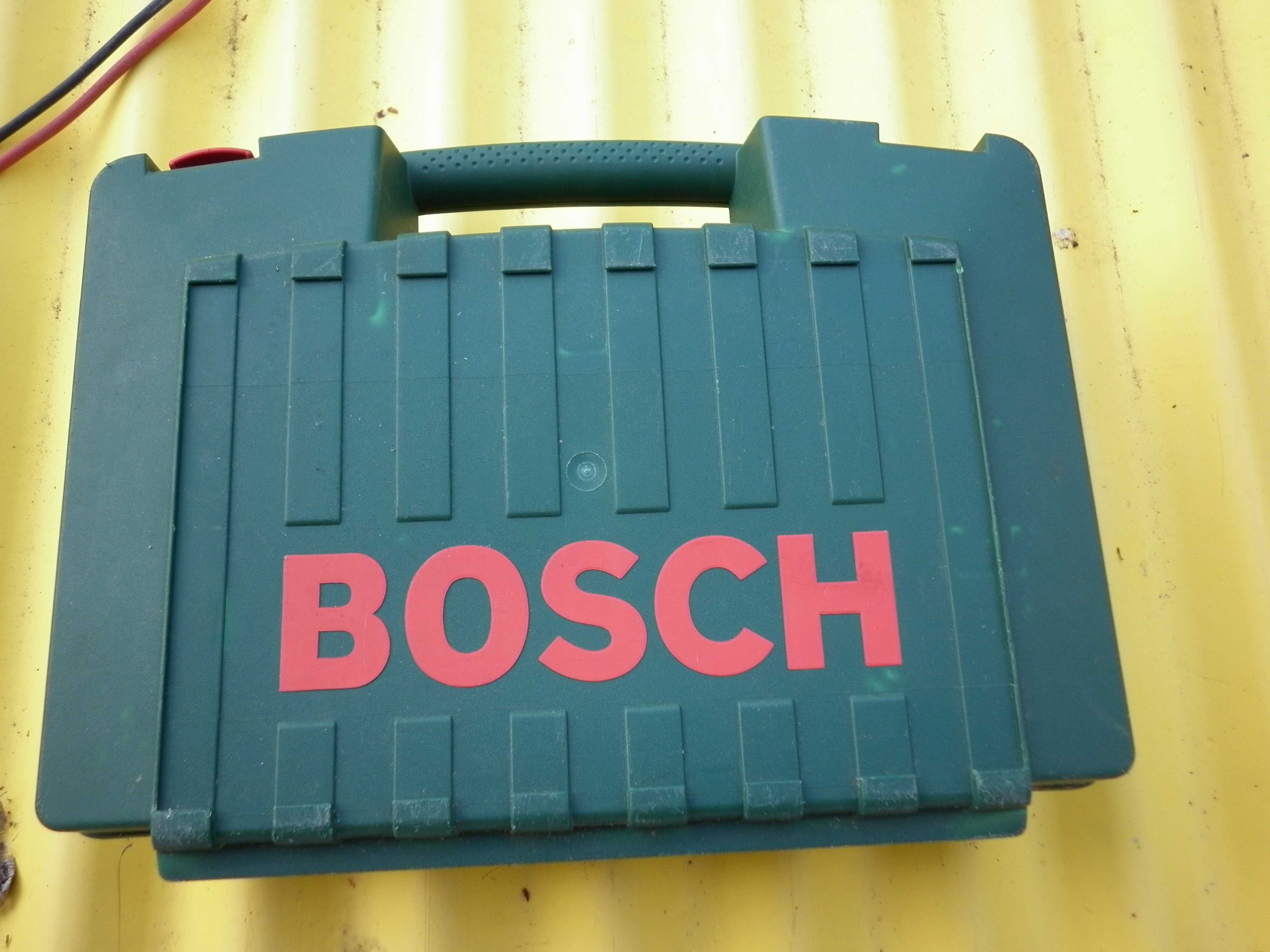 Дрелка на батерии BOSH , винтовер