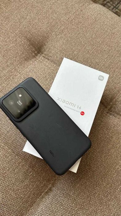 смартфон Xiaomi 14