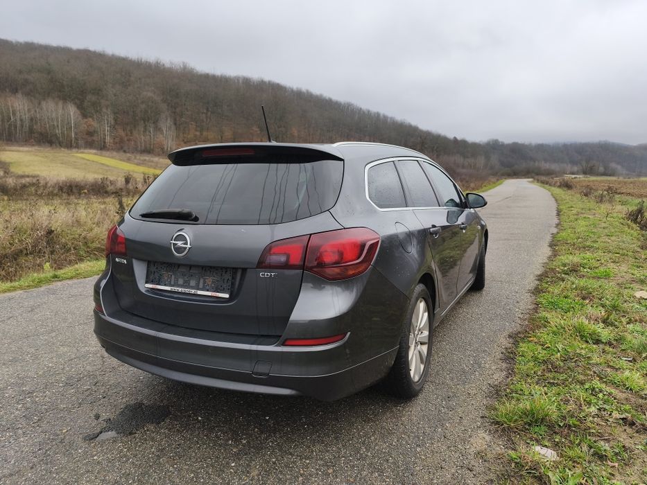 Opel Astra J ! 1.7 CDTI ! 2012 ! XENON ! LED ! Recent Adus