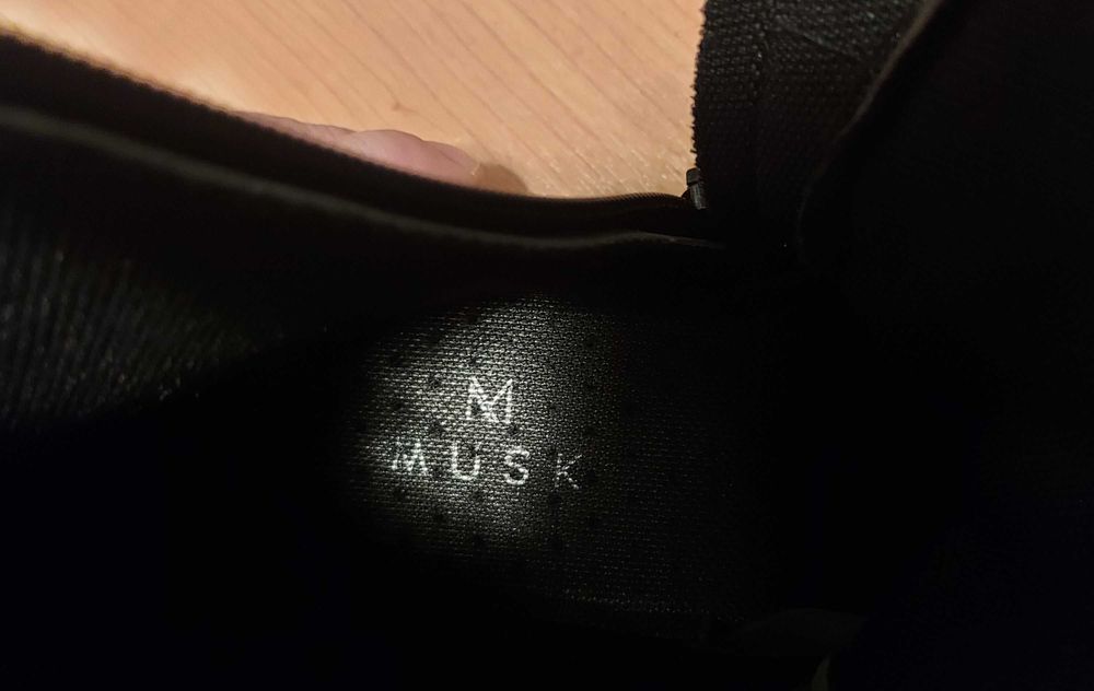 Ghete MUSK 40          NOI                 .