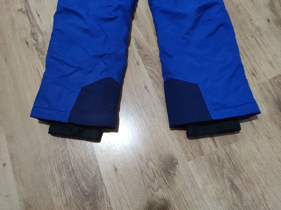 Pantaloni ski Mountain Hardwear mărimea 8 ani