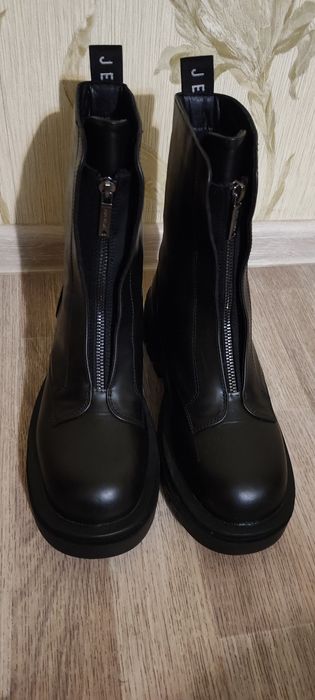 Демисезонные женские ботинки, размер 39-39,5..