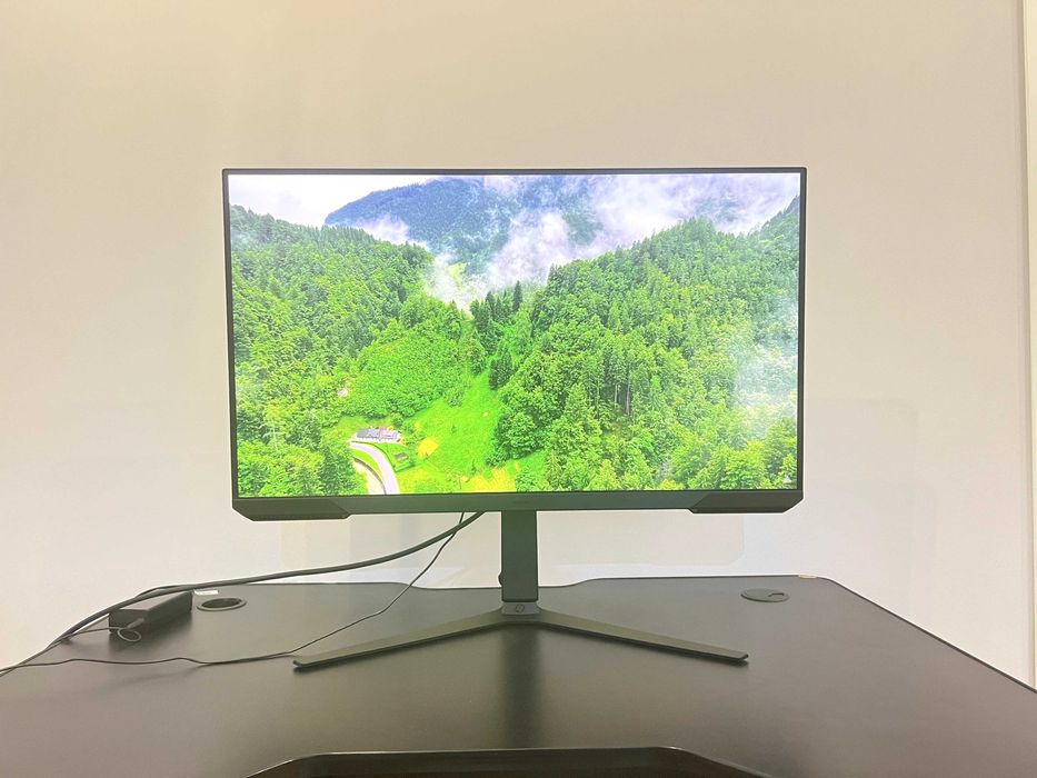 QHD Монитор Samsung Odyssey G5 32" + кронштейн ONKRON